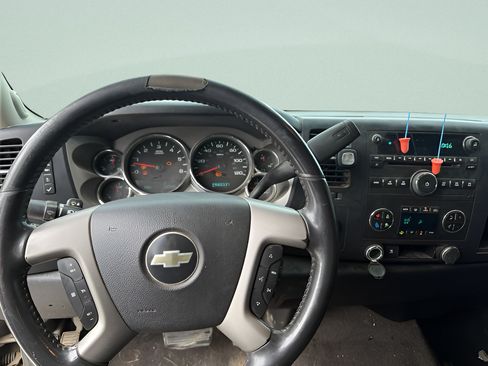 Used 2008 Chevrolet Silverado 1500 LT w/ All Star Edition AWD/4WD image 3