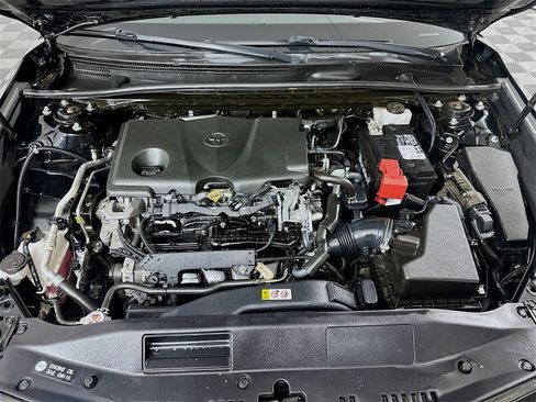 Used 2020 Toyota Camry SE w/ Carpet Mat Package image 27
