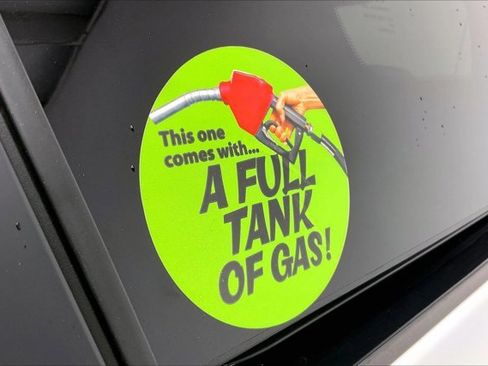 Used 2025 Toyota Sienna XLE image 36