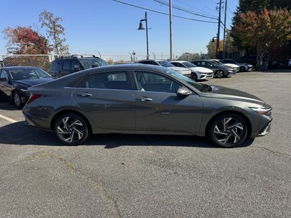 New 2025 Hyundai Elantra Limited w/ Cargo Package