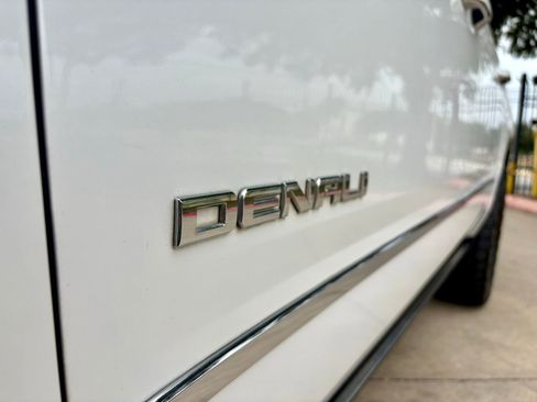 Used 2016 GMC Yukon XL Denali w/ Open Road Package AWD/4WD image 10