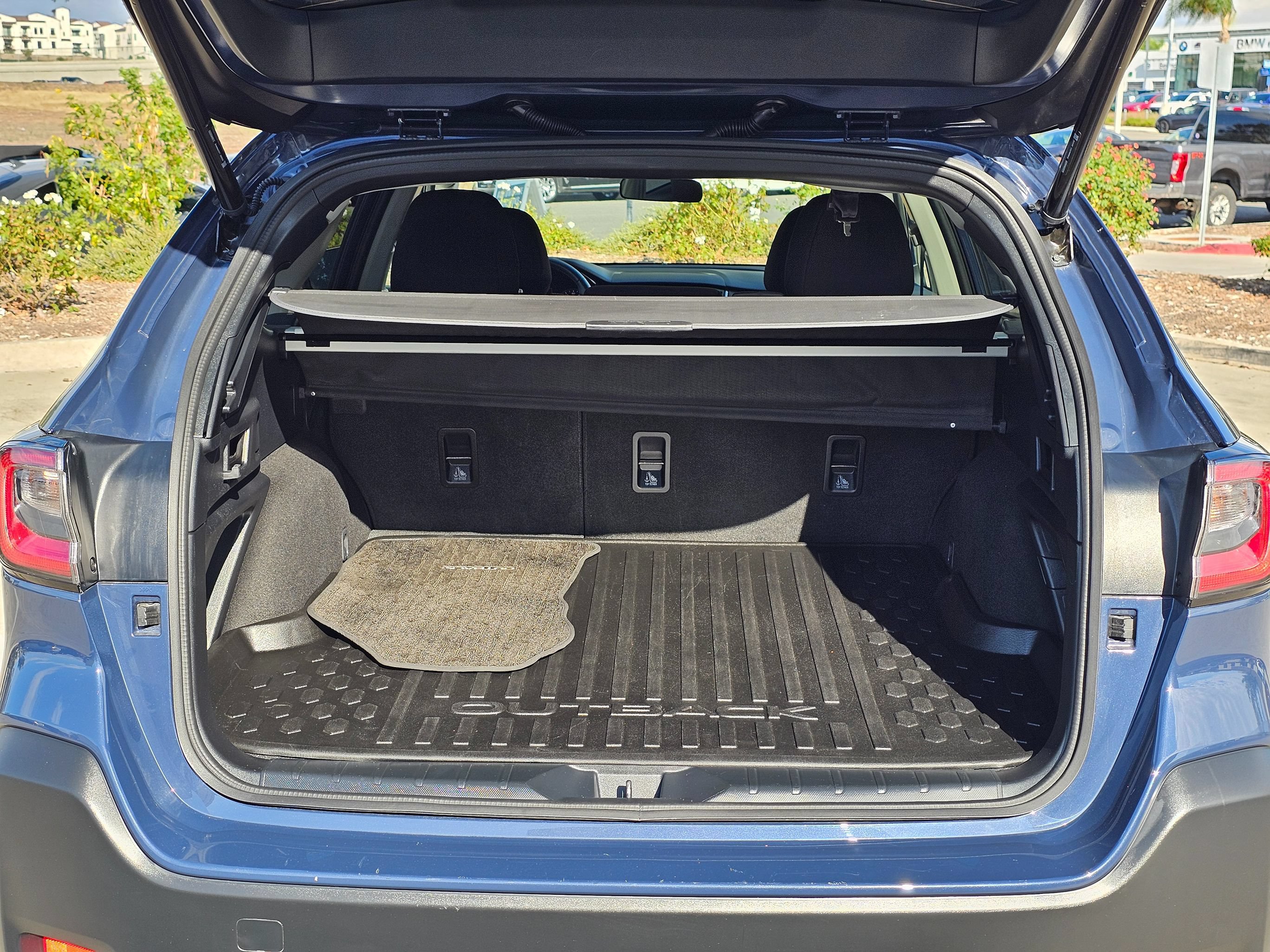 Used 2025 Subaru Outback Premium AWD/4WD image 27