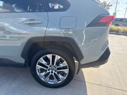Used 2021 Toyota RAV4 XLE Premium FWD image 8