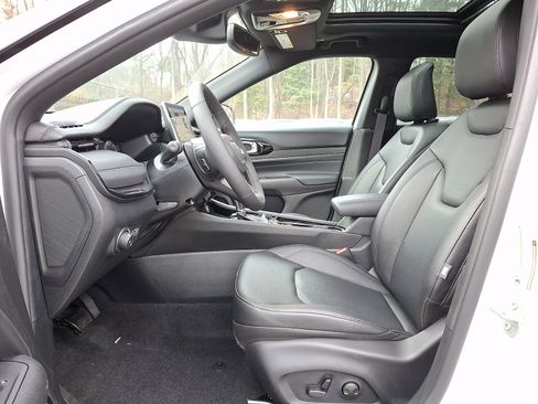 New 2026 Jeep Compass Limited w/ Sun, Sound & Navigation Group image 9