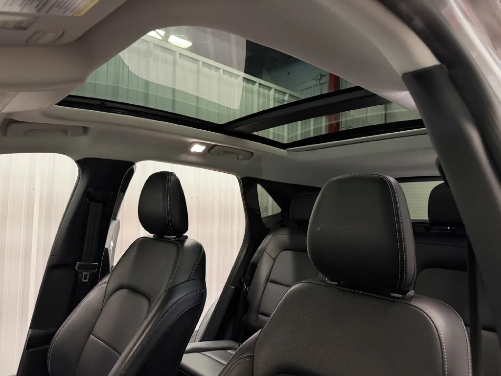 Used 2023 Ford Escape Platinum AWD/4WD image 40
