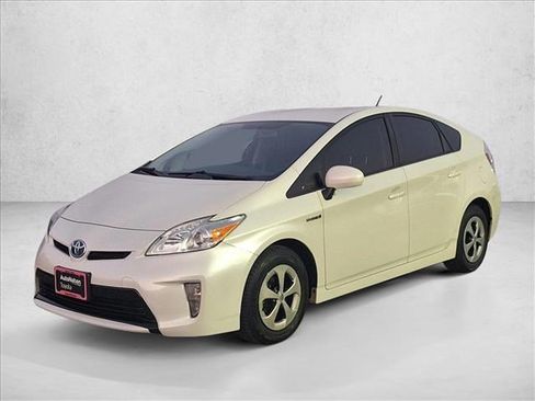 Used 2015 Toyota Prius Three image 1