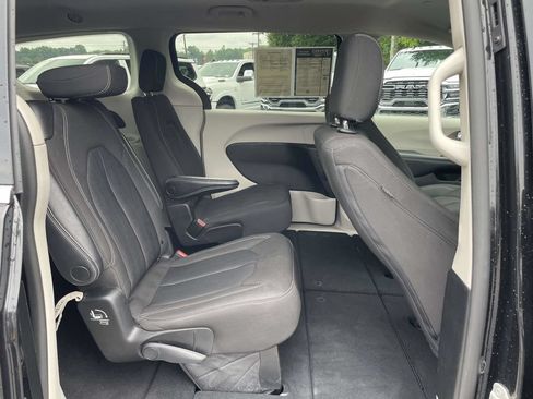 Certified 2023 Chrysler Voyager LX FWD image 18