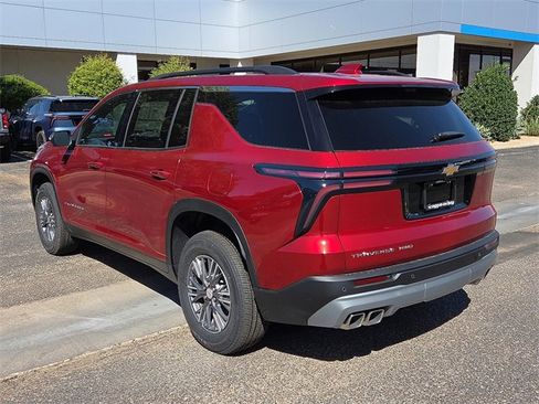 New 2026 Chevrolet Traverse LT w/ Driver Confidence Package image 3