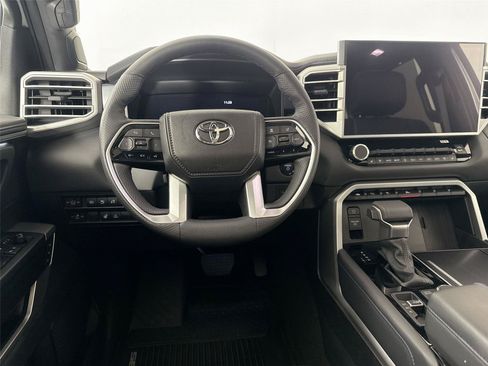 Certified 2025 Toyota Sequoia Platinum AWD/4WD image 33