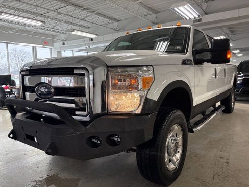 Used 2012 Ford F250 XLT w/ Snow Plow Prep Pkg image 3