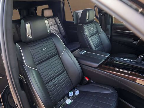 Certified 2023 Cadillac Escalade Sport Platinum RWD image 32