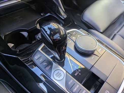 Used 2024 BMW X4 xDrive30i w/ Premium Package image 12