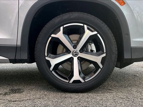 New 2026 Volkswagen Tiguan SE image 8