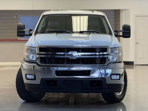 Used 2011 Chevrolet Silverado 2500 LTZ w/ LTZ Plus Package image 5