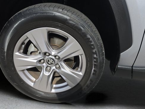 Used 2023 Toyota RAV4 XLE FWD image 11