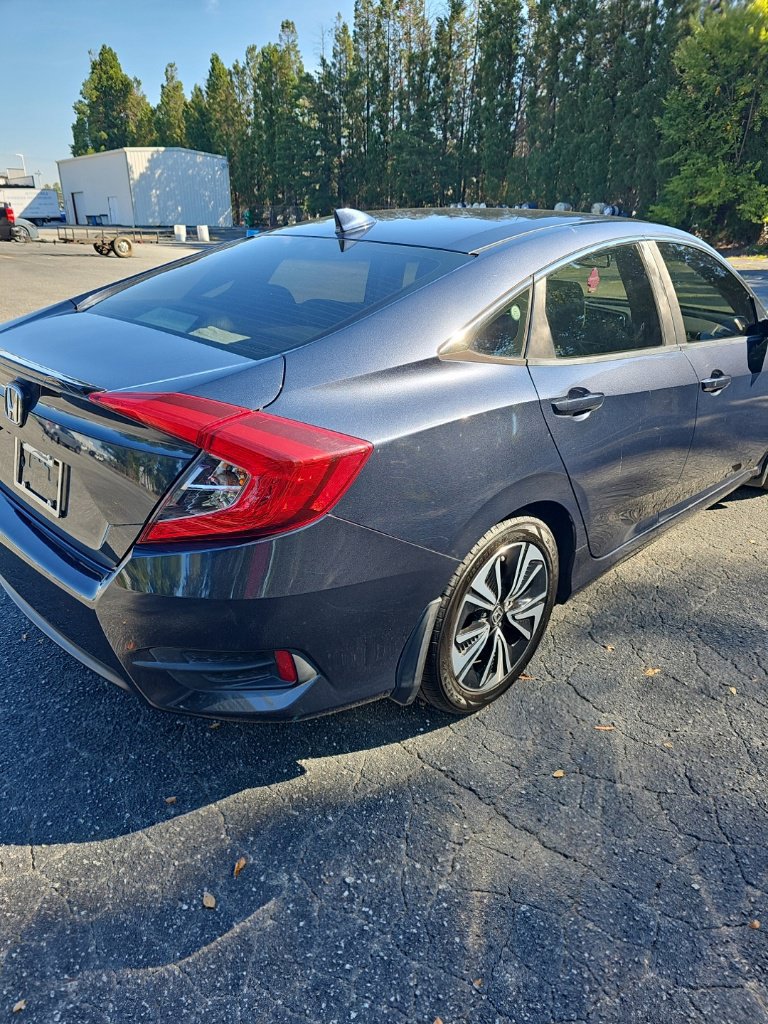 Used 2018 Honda Civic EX-L image 7