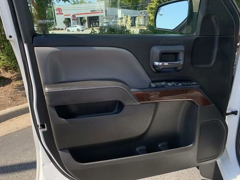Used 2015 GMC Sierra 1500 SLE w/ SLE Value Package AWD/4WD image 17