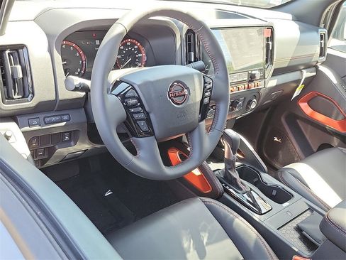 New 2025 Nissan Frontier PRO-4X w/ Pro Premium Package image 4