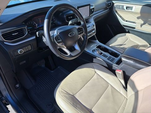 Used 2020 Ford Explorer XLT w/ Equipment Group 202A image 38