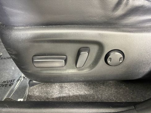 Used 2015 Toyota RAV4 Limited image 15