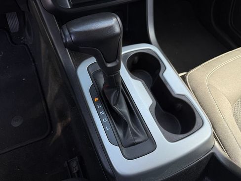 Used 2018 Chevrolet Colorado LT w/ LT Convenience Package RWD image 15