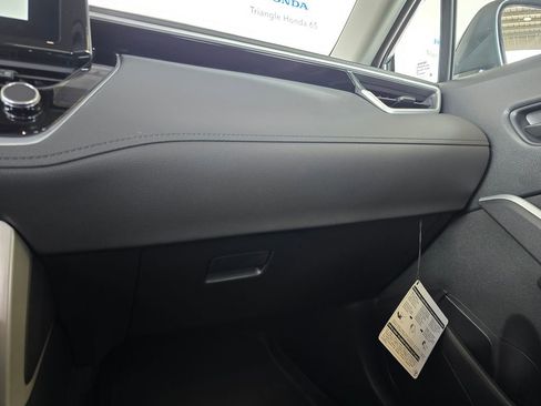 Used 2025 Toyota Corolla Cross LE FWD image 47
