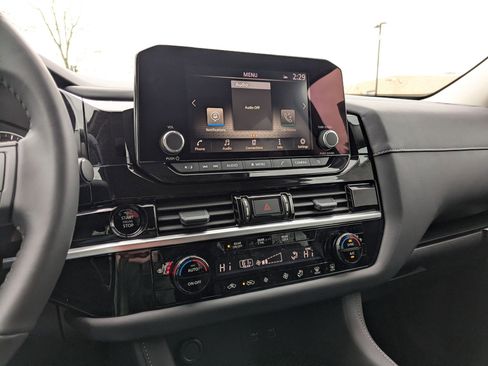 New 2025 Nissan Pathfinder SV image 13