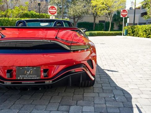 Used 2023 Aston Martin V12 Vantage Roadster image 26