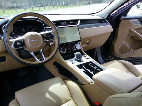 Used 2023 Jaguar F-PACE S image 74