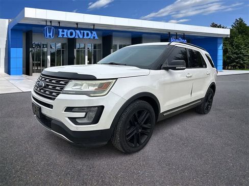 Used 2016 Ford Explorer XLT w/ Equipment Group 202A image 1