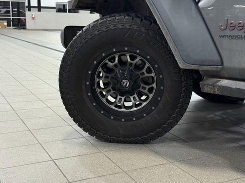 Used 2018 Jeep Wrangler Unlimited Rubicon image 8