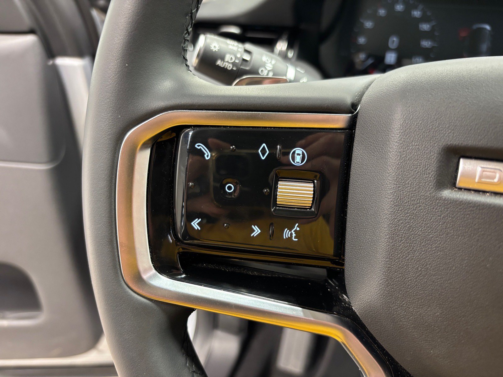 New 2024 Land Rover Discovery Sport S AWD/4WD image 20