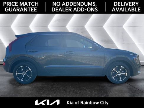 Used 2025 Kia Niro LX image 5
