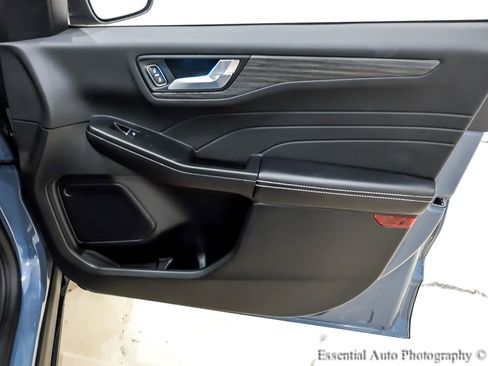 Used 2023 Ford Escape Platinum w/ Class II Trailer Tow Package image 31