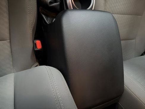 Used 2021 Toyota Tacoma SR5 RWD image 17