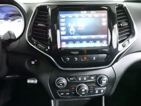 Used 2021 Jeep Cherokee Limited w/ Elite Package AWD/4WD image 14