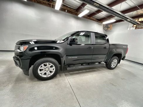 Certified 2022 Chevrolet Colorado LT w/ Luxury Package AWD/4WD image 5