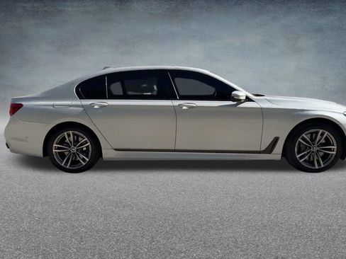 Used 2016 BMW 750i xDrive AWD/4WD image 29