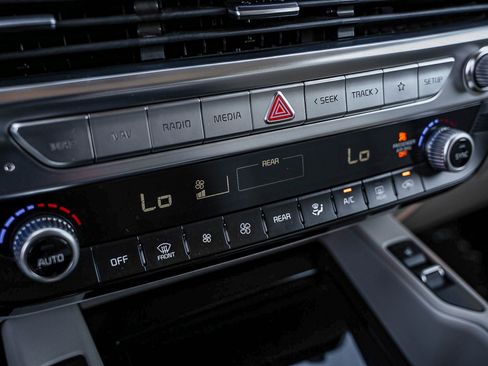 Used 2022 Kia Telluride S image 24