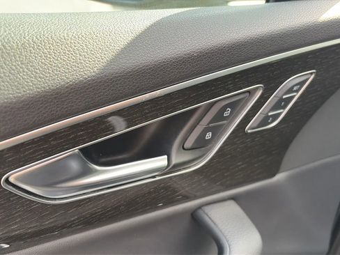 Used 2022 Audi Q7 3.0T Premium w/ Convenience Package image 12