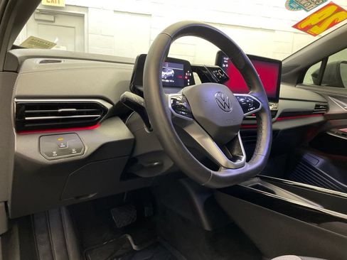 Used 2024 Volkswagen ID.4 2WD image 17