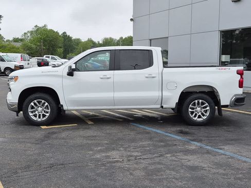 Used 2023 Chevrolet Silverado 1500 LT AWD/4WD image 5