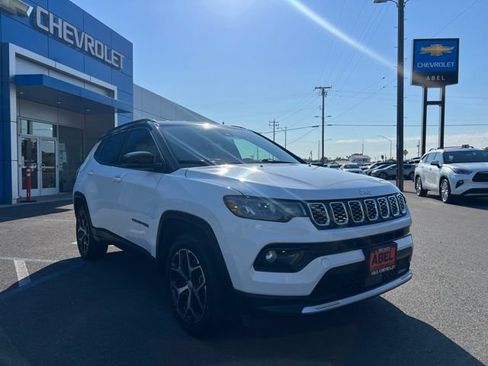 Used 2024 Jeep Compass Limited AWD/4WD image 3