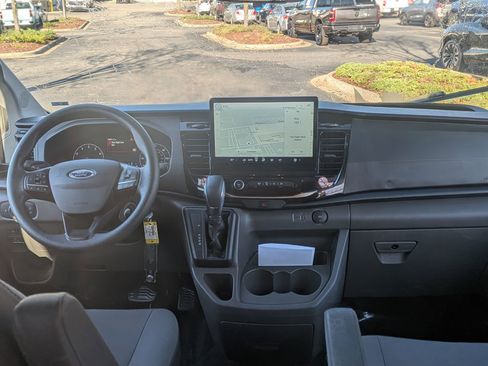 Used 2024 Ford Transit 350 XLT image 19
