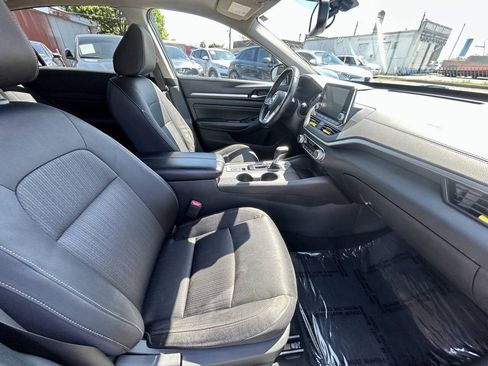 Used 2019 Nissan Altima 2.5 SV FWD image 17