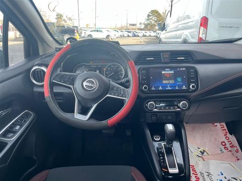 Used 2023 Nissan Versa SR w/ Trunk Package image 28