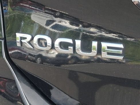 Used 2018 Nissan Rogue SV AWD/4WD image 35