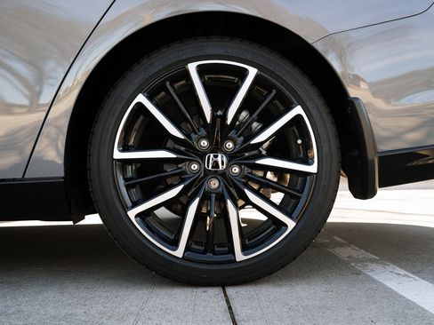 Used 2025 Honda Accord Touring image 15