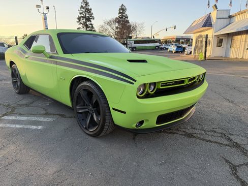 Used 2015 Dodge Challenger R/T w/ Quick Order Package 28B R/T image 7