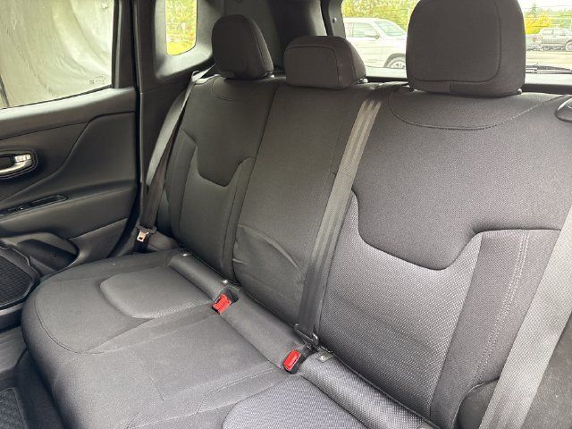 Used 2023 Jeep Renegade Latitude AWD/4WD image 20